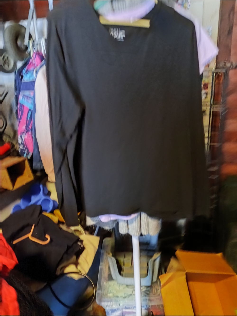 Time and Tru Black Long-Sleeve Crewneck Top